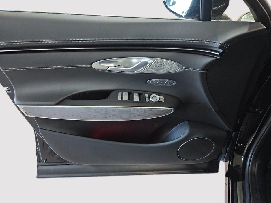 GENESIS GV70 2.5T ADVANCED AWD 300HP TOIT NAV CUIR MAGS 2025-21