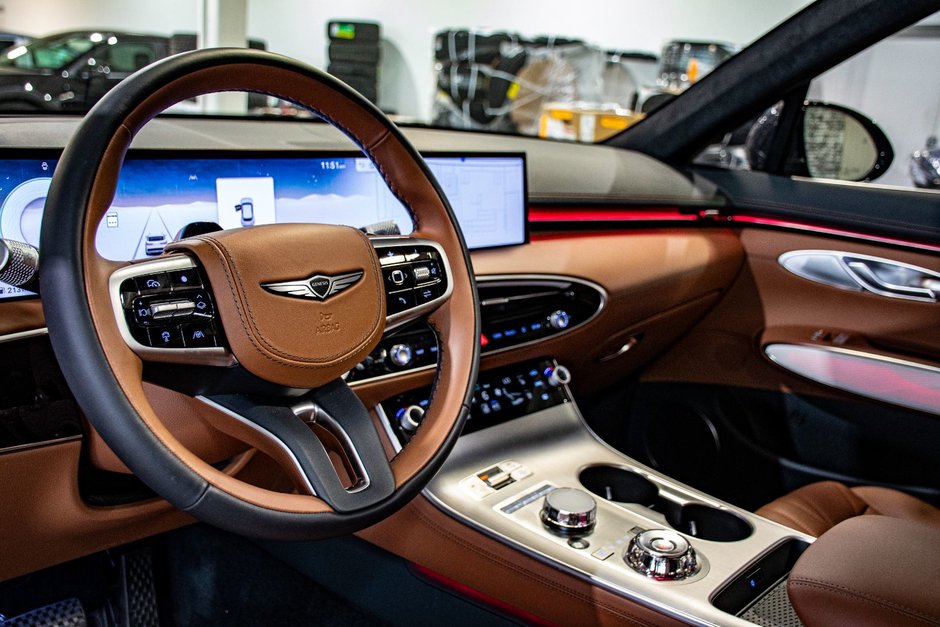 GENESIS GV70 PRESTIGE 2.5T AWD TOIT PANO CAM 360 PARK ASSIST 2026-19