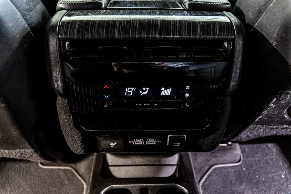 Jeep Wagoneer Series III Cuir 4x4 Sieges Chauffants Uconnect 5 2022-29