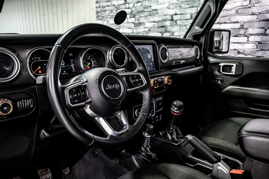 Jeep Wrangler Unlimited SAHARA V6 ALPINE DANA M220 GPS 2018.5 2018-16