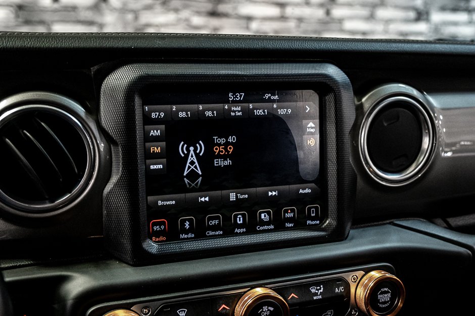 Jeep Wrangler Unlimited SAHARA V6 ALPINE DANA M220 GPS 2018.5 2018-21