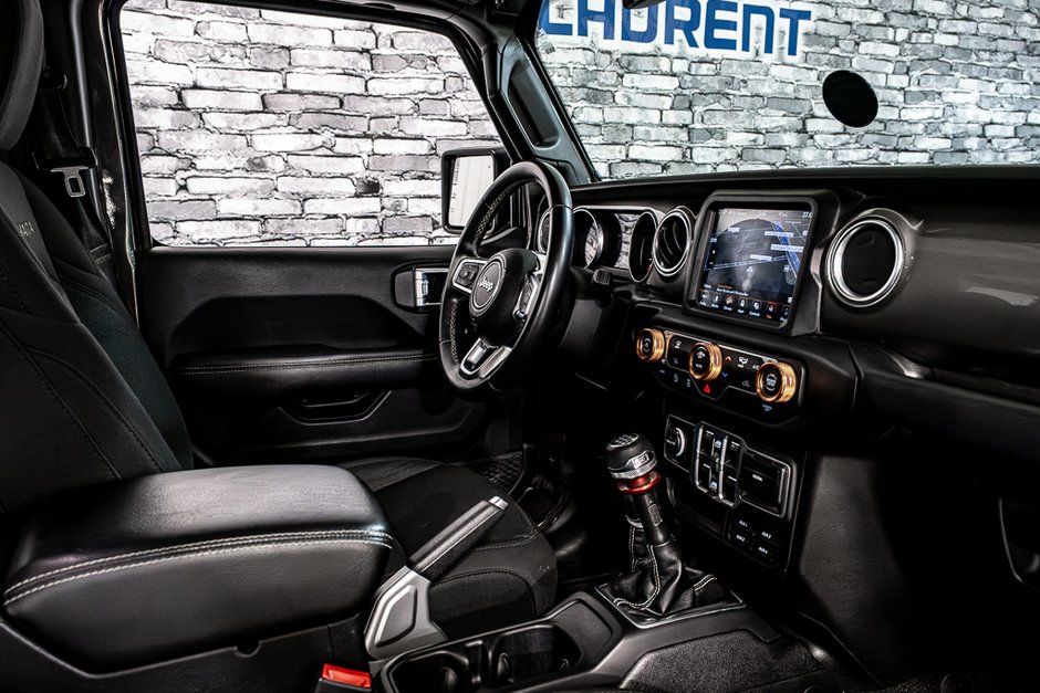 Jeep Wrangler Unlimited SAHARA V6 ALPINE DANA M220 GPS 2018.5 2018-17