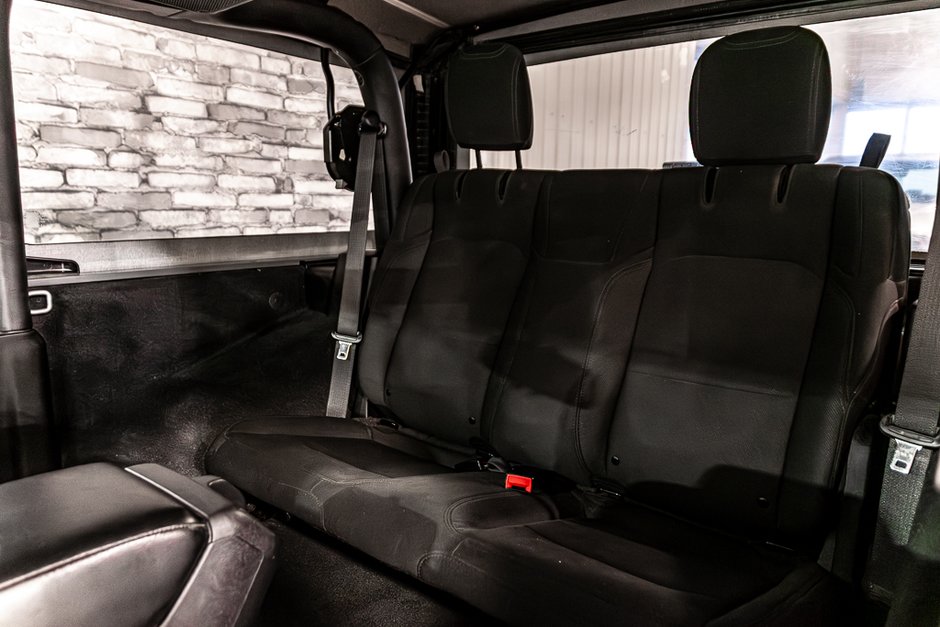 Jeep Wrangler Willys Sport 3.6 V6 AUTOMATIQUE CONVERTIBLE CAMERA 2022-17