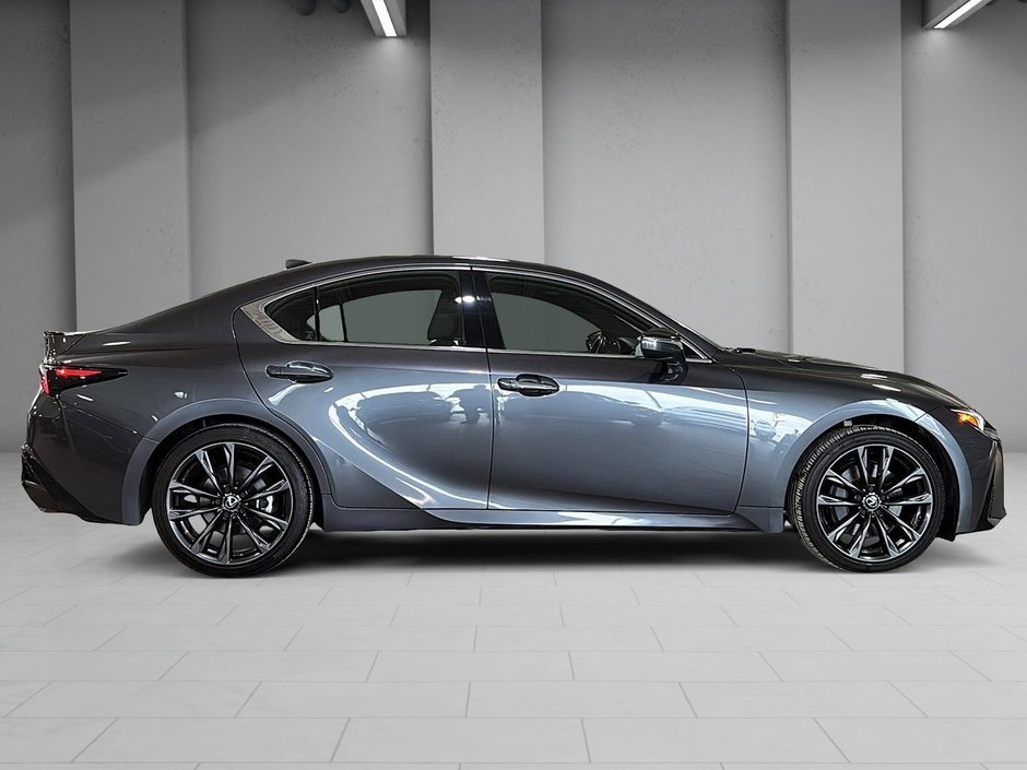 Lexus IS 300 F SPORT TOIT CUIR SIEGES CHAUFFANTS 2024-14