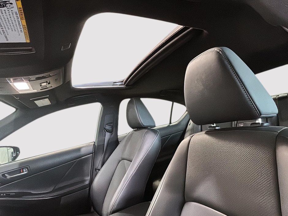 Lexus IS 300 F SPORT TOIT CUIR SIEGES CHAUFFANTS 2024-22