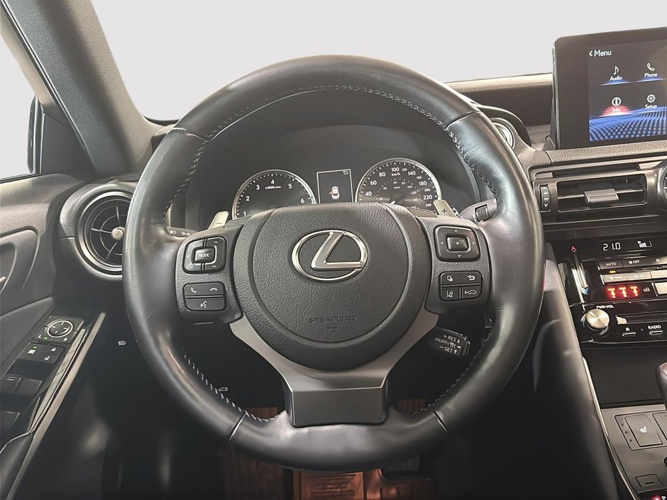 Lexus IS 300 F SPORT TOIT CUIR SIEGES CHAUFFANTS 2024-31