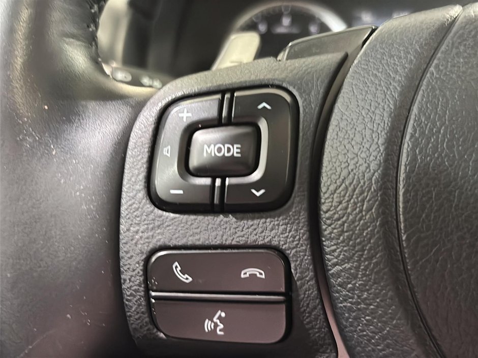 Lexus IS 300 F SPORT TOIT CUIR SIEGES CHAUFFANTS 2024-32