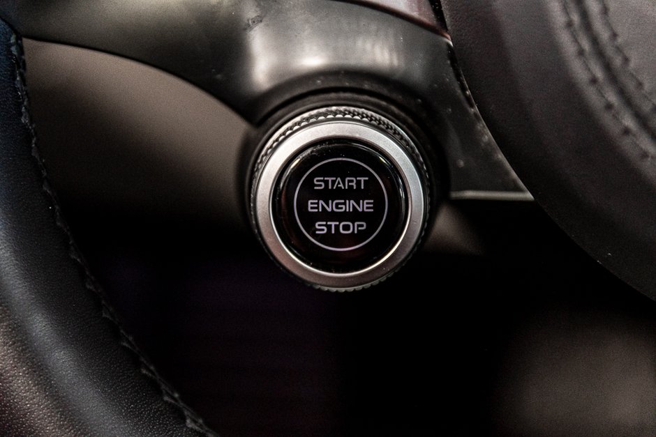 Maserati Grecale Modena Sonus faber AppleCarPlay Android Auto Hud 2023-27