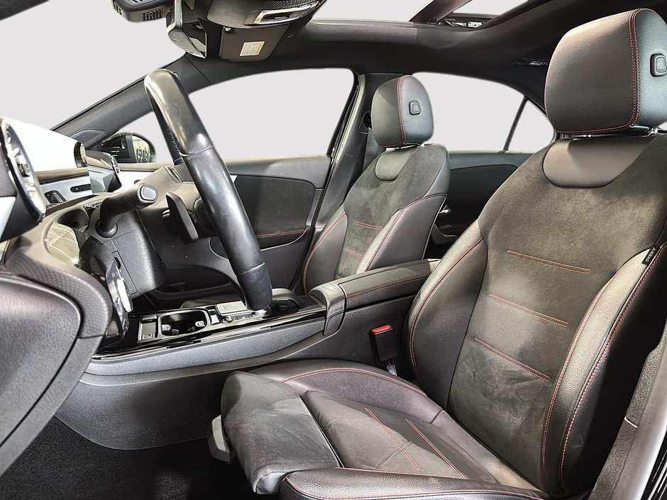 2022 Mercedes-Benz A-Class A 220 4MATIC AMG Night Package, TOIT CUIR-4