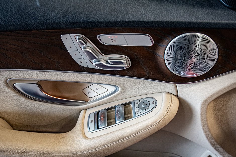 Mercedes-Benz C-Class C 300 4MATIC NIGHT PACK PREMIUM PACK  BURMESTER 2021-21