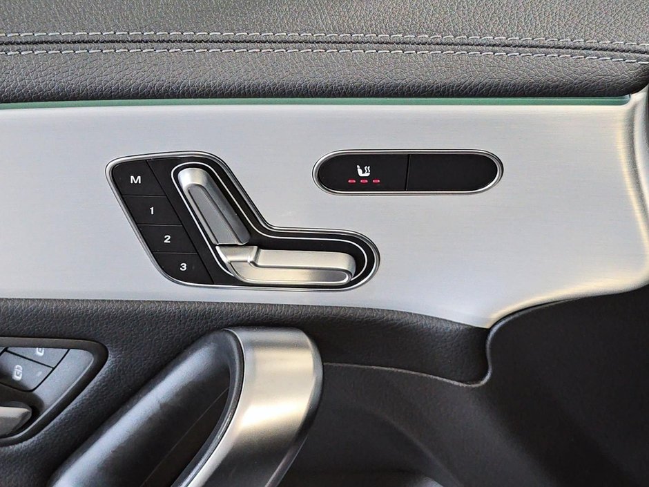 Mercedes-Benz CLA 250 4Matic TOIT CUIR MAGS 2025-23