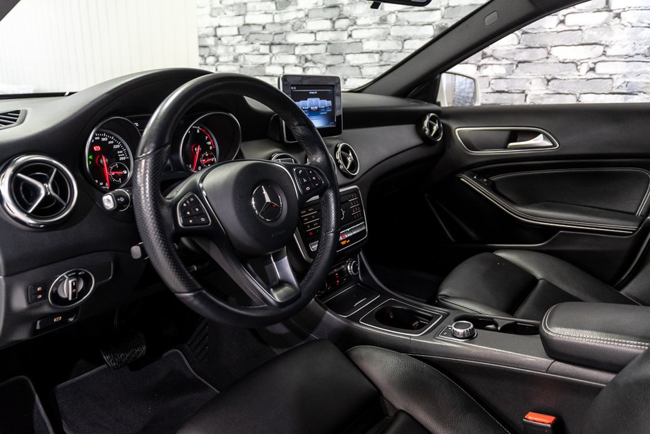 Mercedes-Benz GLA 250 4MATIC CUIR CAMERA 2019-18