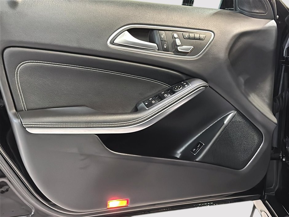 Mercedes-Benz GLA 250 AMG NIGHT PKG 4MATIC CUIR CAMERA 2020-16