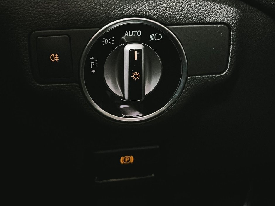 Mercedes-Benz GLA 250 AMG NIGHT PKG 4MATIC CUIR CAMERA 2020-38