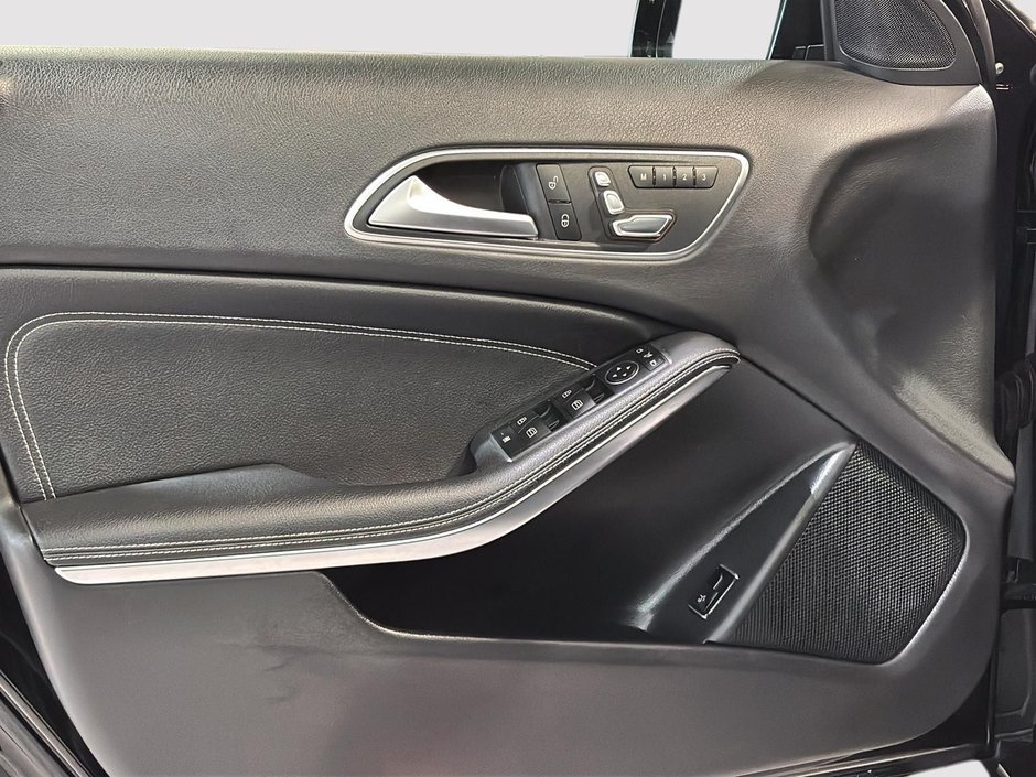 Mercedes-Benz GLA 250 AMG NIGHT PKG 4MATIC CUIR CAMERA 2020-15