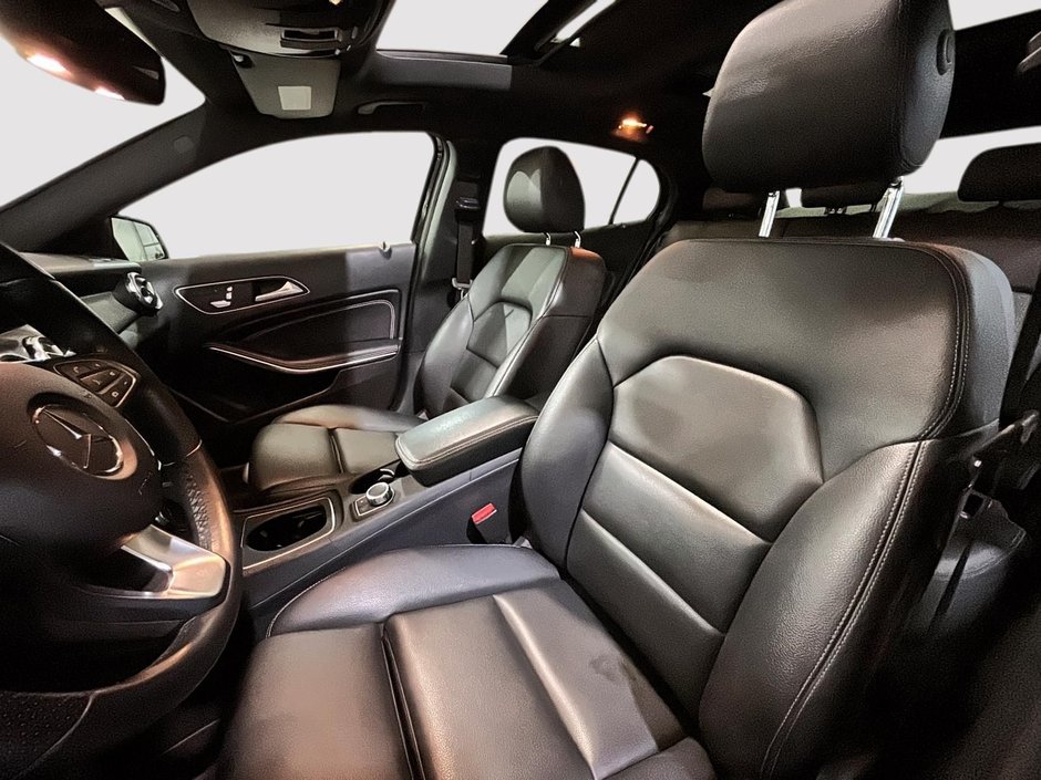 Mercedes-Benz GLA 250 AMG NIGHT PKG 4MATIC CUIR CAMERA 2020-19