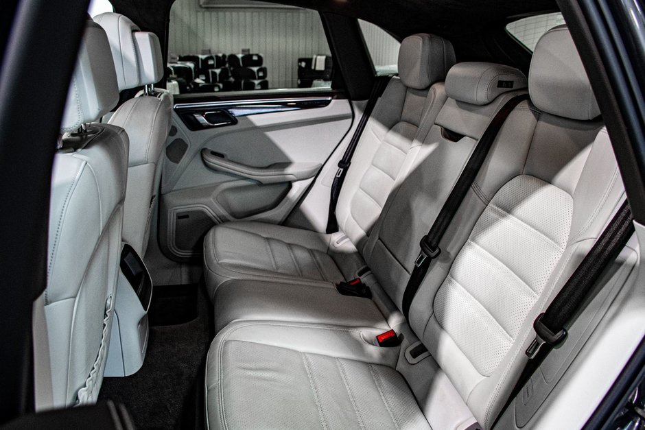 Porsche Macan TURBO AWD V6 400HP CUIR CAMERA NAV TOIT PANO 2015-24