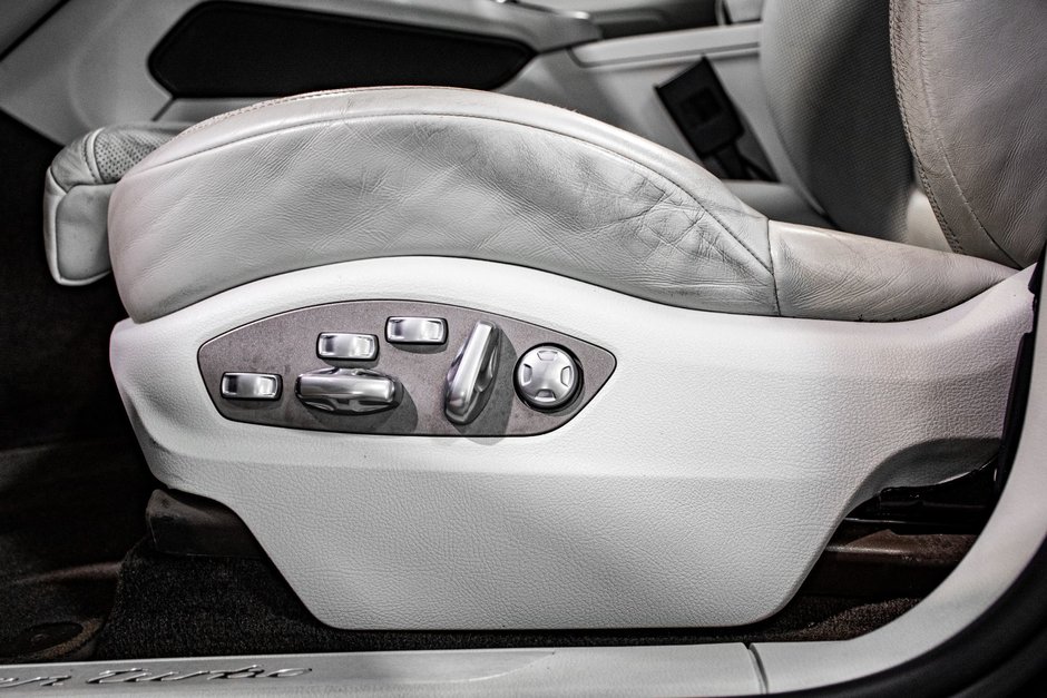 Porsche Macan TURBO AWD V6 400HP CUIR CAMERA NAV TOIT PANO 2015-23