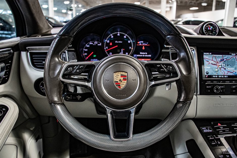 Porsche Macan TURBO AWD V6 400HP CUIR CAMERA NAV TOIT PANO 2015-31