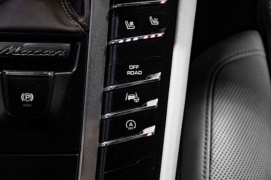 Porsche Macan TURBO AWD V6 400HP CUIR CAMERA NAV TOIT PANO 2015-30