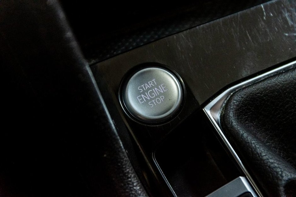 Volkswagen Taos HIGHLINE TOIT SIEGES REFREGERÉS ET CHAUFFANTS NAVI 2023-30