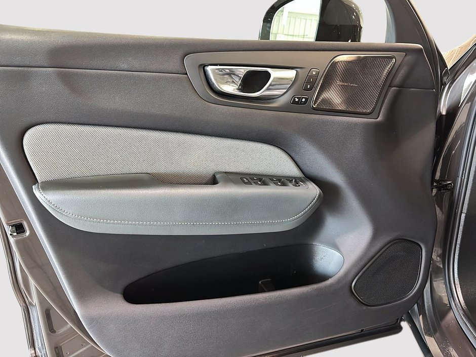 Volvo XC60 R-Design Harman Kardon Toit GPS Sieges Chauffants 2022-14