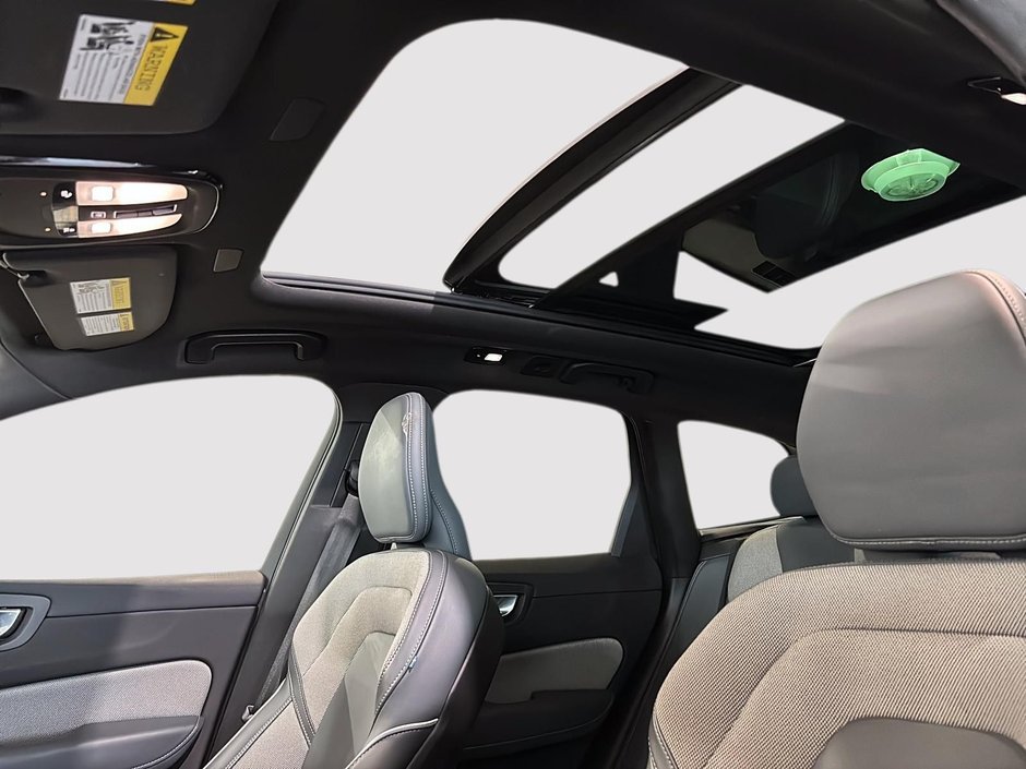 Volvo XC60 R-Design Harman Kardon Toit GPS Sieges Chauffants 2022-2