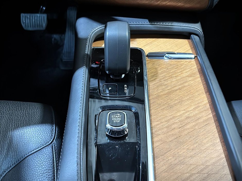 Volvo XC90 Plus Dark Theme B6 AWD 7 PASSAGERS TOIT GPS CUIR 2023-23
