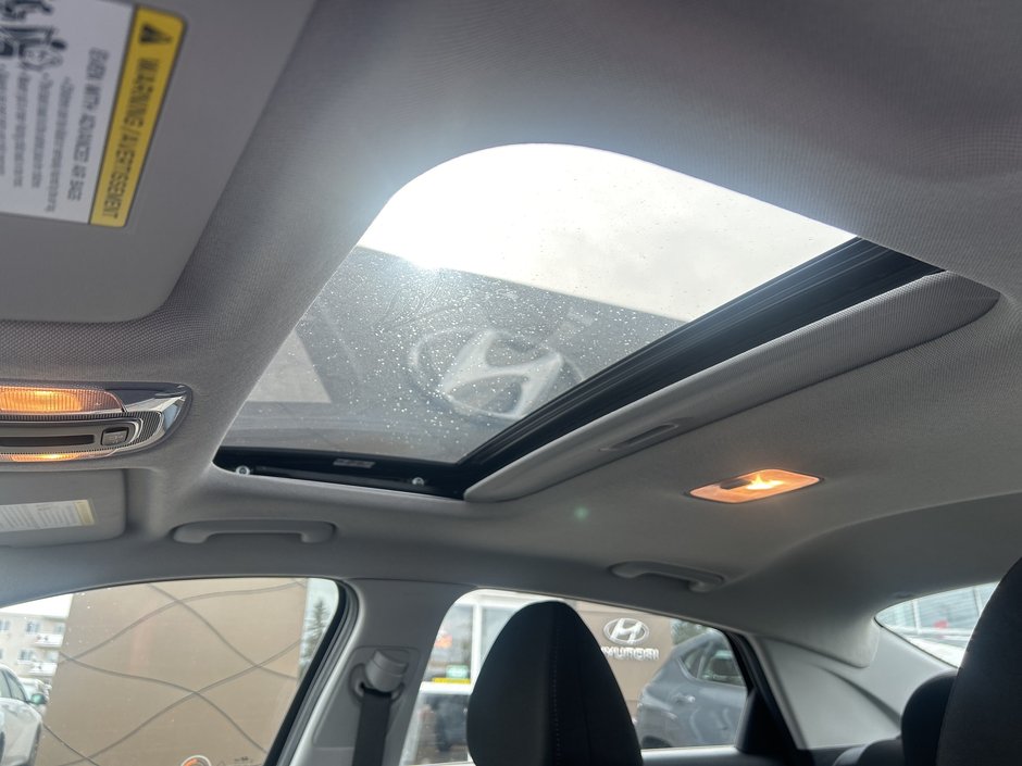 2023 Hyundai Elantra Preferred-13