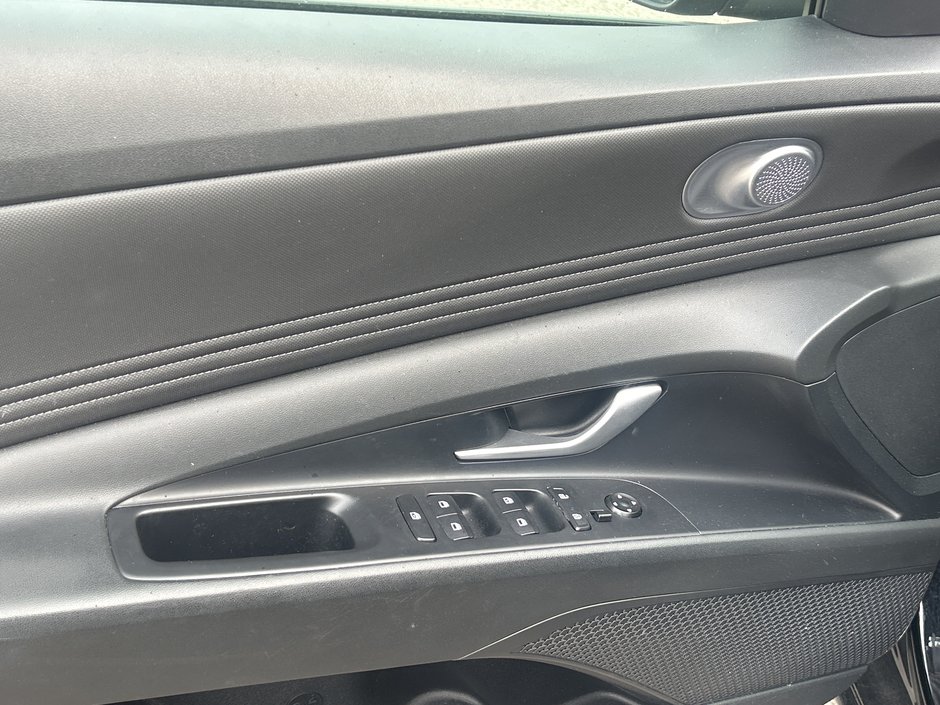 2023 Hyundai Elantra Preferred-12