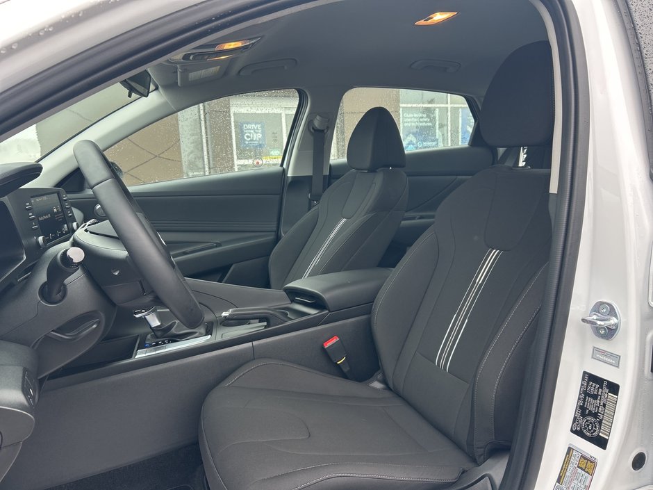 2025 Hyundai Elantra Preferred-10