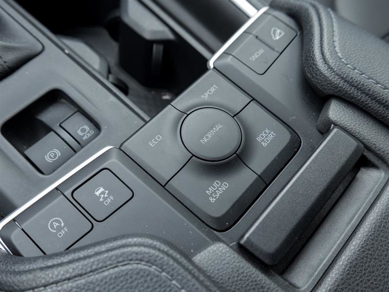 2024 Toyota Grand Highlander XLE AWD Wireless Phone Charging | Navi | Heated Steering | Leather | XLE | AWD-17