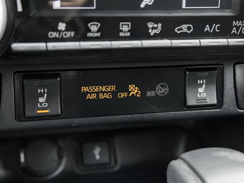2020 Toyota RAV4 LE AWD-17