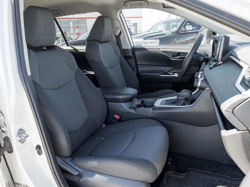2020 Toyota RAV4 FWD LE Backup Cam | Heated Seats | Forward Collision Warning | LE-20