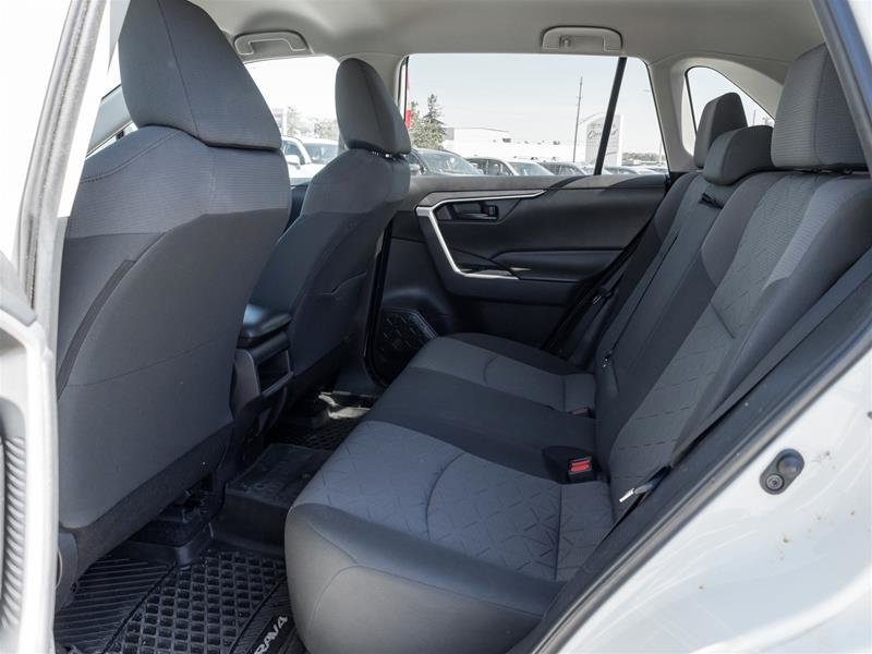 2020 Toyota RAV4 FWD LE Backup Cam | Heated Seats | Forward Collision Warning | LE-21