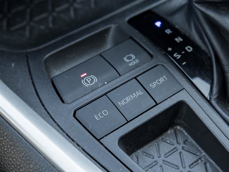 2020 Toyota RAV4 FWD LE Backup Cam | Heated Seats | Forward Collision Warning | LE-16
