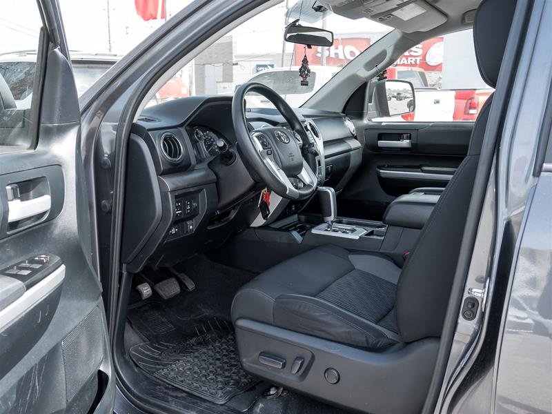 2017 Toyota Tundra 4x4 CrewMax SR5 Plus 5.7 6A Running Boards | Tonneau Cover | 4x4 | Low KM!-9