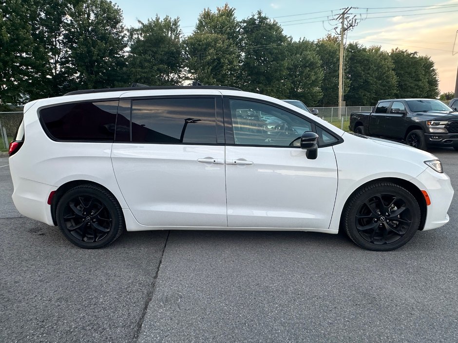 2025 Chrysler Pacifica Limited NAV**TOIT PANO**ALPINE**CUIR**GROUPE TECH**JANTES 20 POUCES