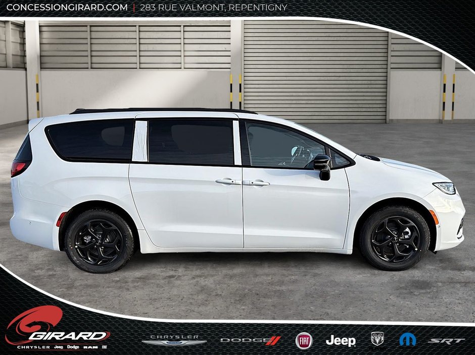2024 Chrysler PACIFICA PLUG-IN HYBRID PREMIUM S APPEARANCE-3