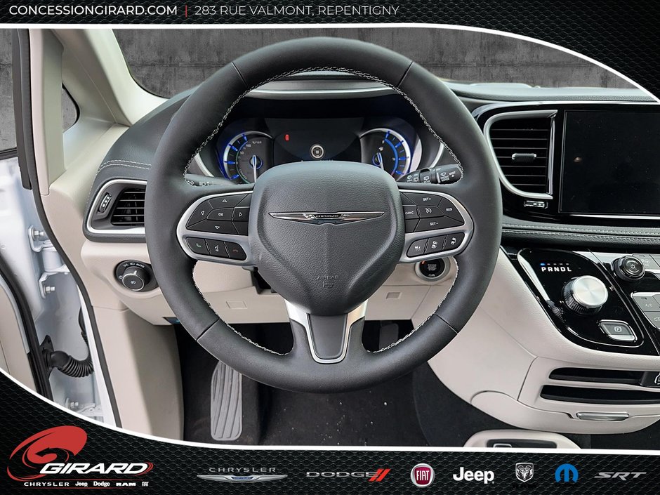 Chrysler Pacifica Hybrid ROAD TRIPPER 2024-14