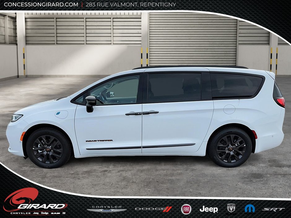 Chrysler Pacifica Hybrid ROAD TRIPPER 2024-7