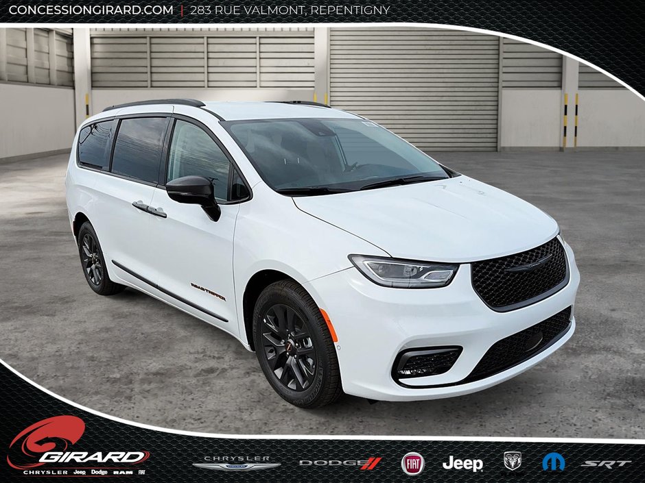 Chrysler Pacifica Hybrid ROAD TRIPPER 2024-2