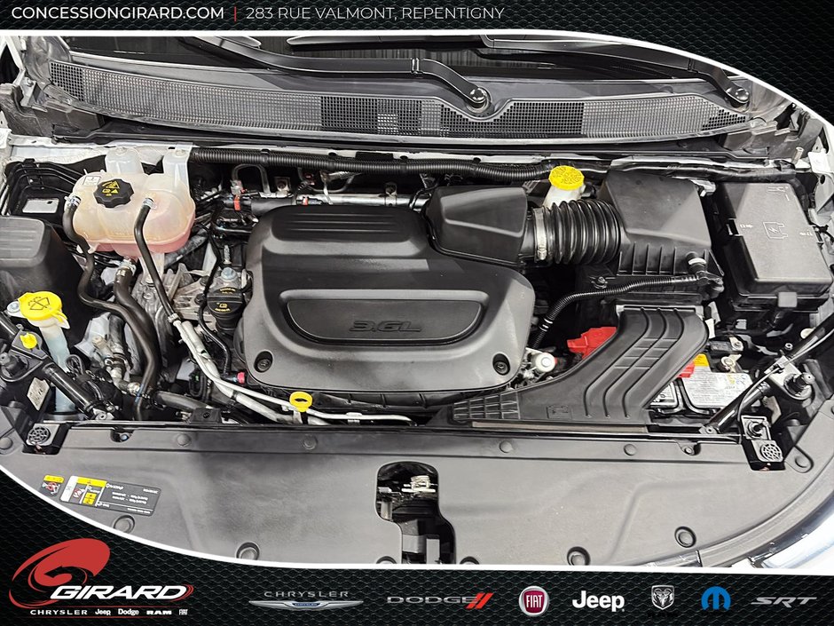 Chrysler Pacifica Touring 2023-10