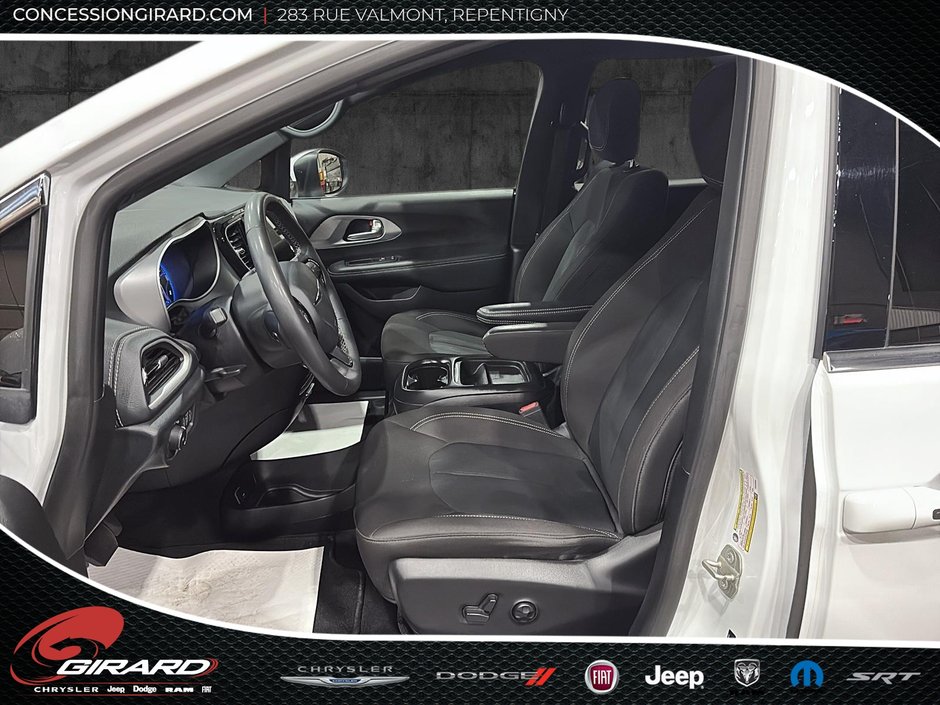 Chrysler Pacifica Touring 2023-11