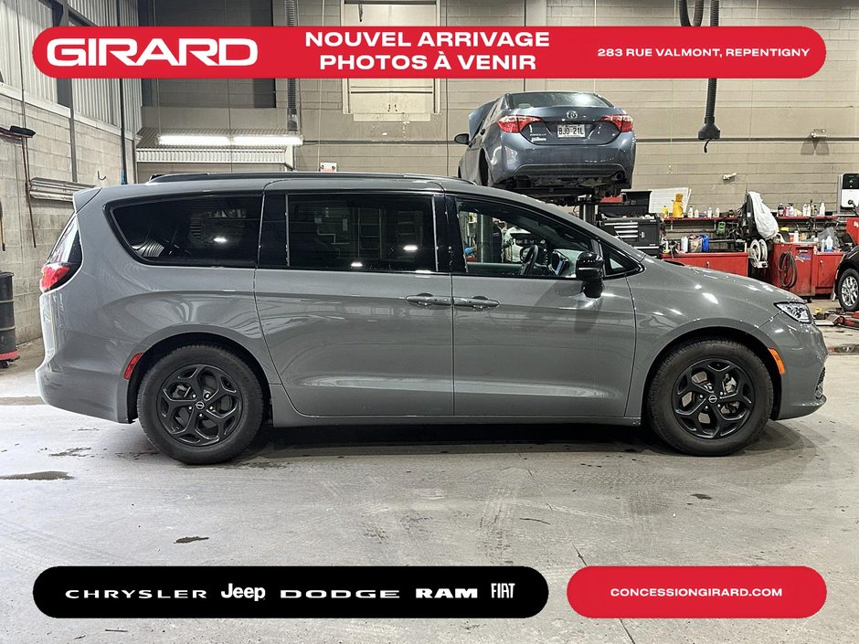 Chrysler Pacifica Limited 2025