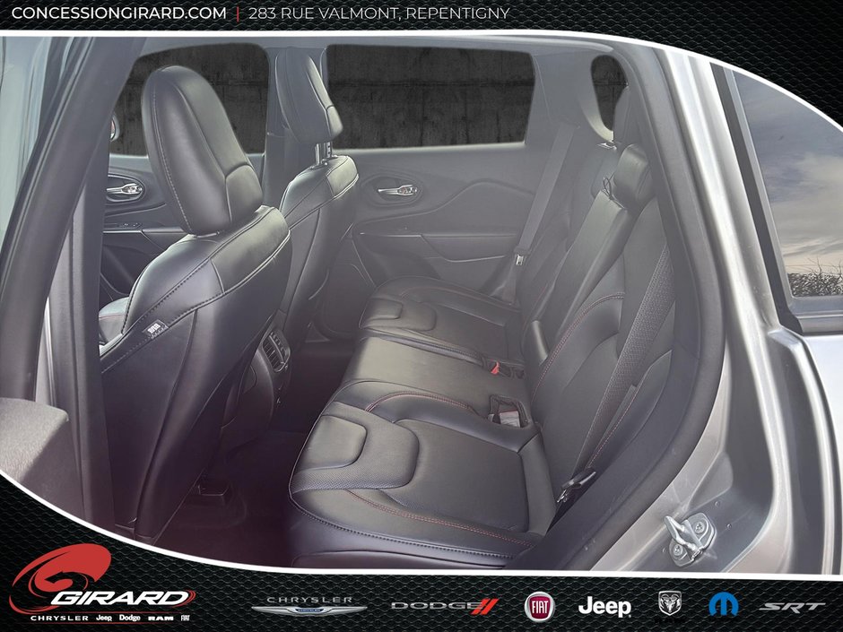 2022 Jeep Cherokee Trailhawk Elite-11