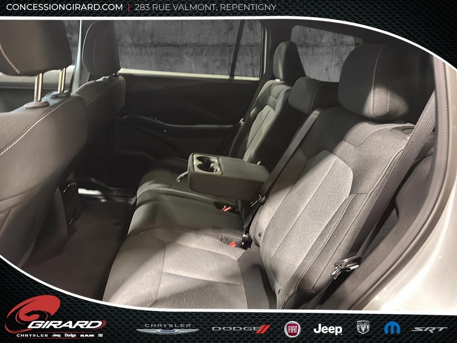 Jeep Cherokee LAREDO 2026-19