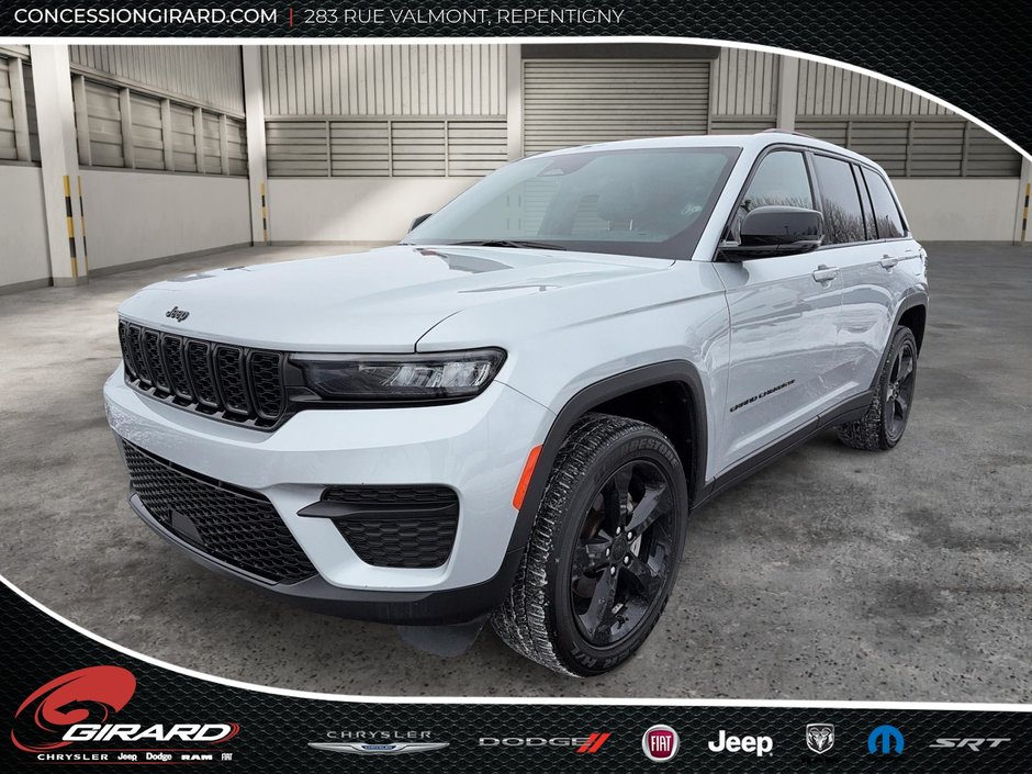 Jeep Grand Cherokee ALTITUDE, V6,Toit ouvrant, Mags 20 pouces noir 2022-0