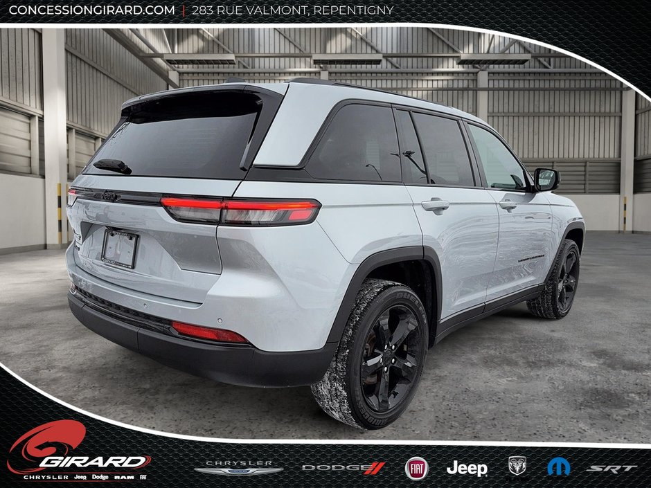 Jeep Grand Cherokee ALTITUDE, V6,Toit ouvrant, Mags 20 pouces noir 2022-5