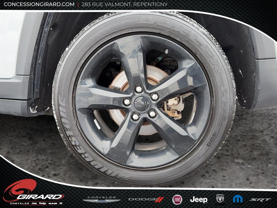 Jeep Grand Cherokee ALTITUDE, V6,Toit ouvrant, Mags 20 pouces noir 2022-9